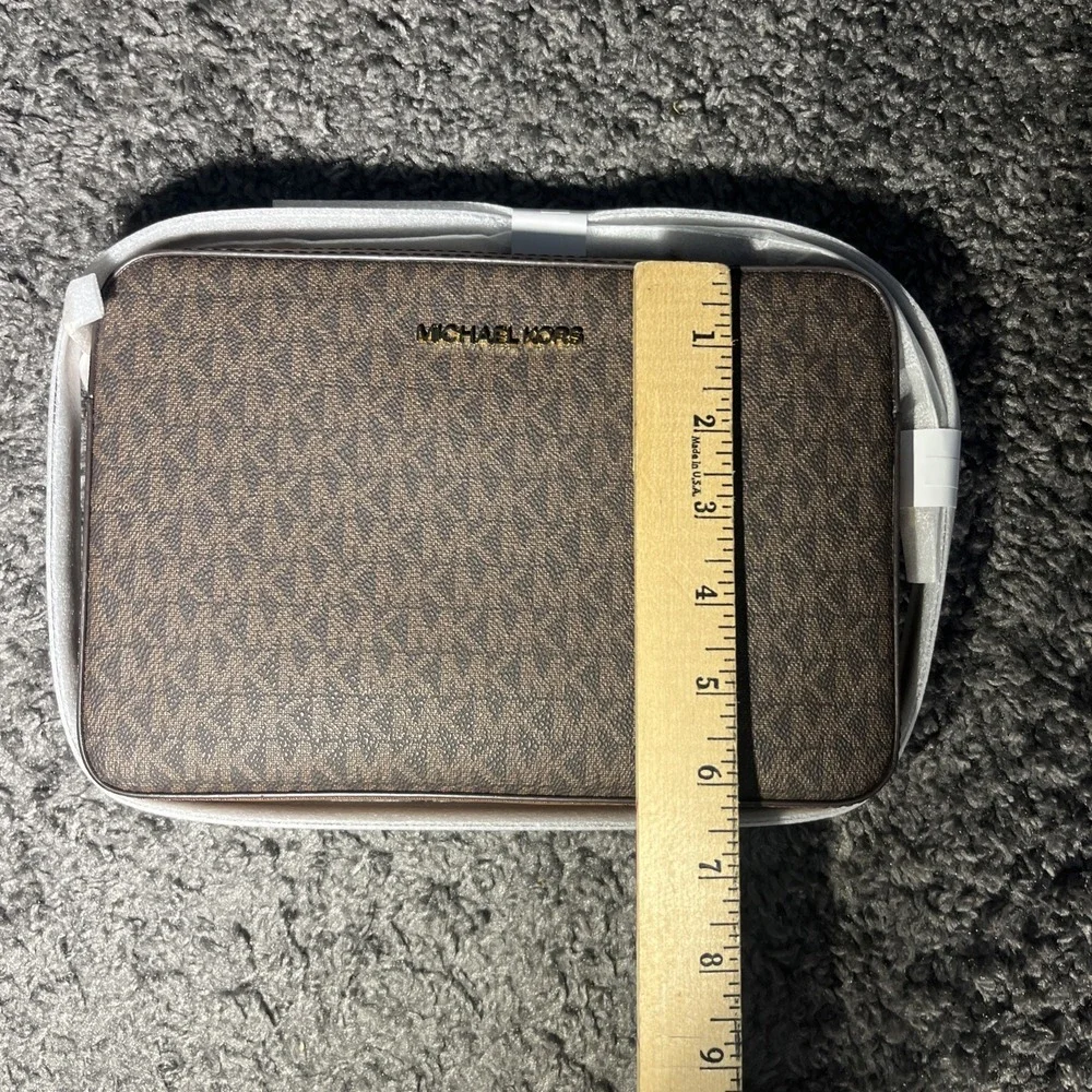 Michael Kors Women's Jet Set Large Bag. New With Tags Brown MK‎ Design $258